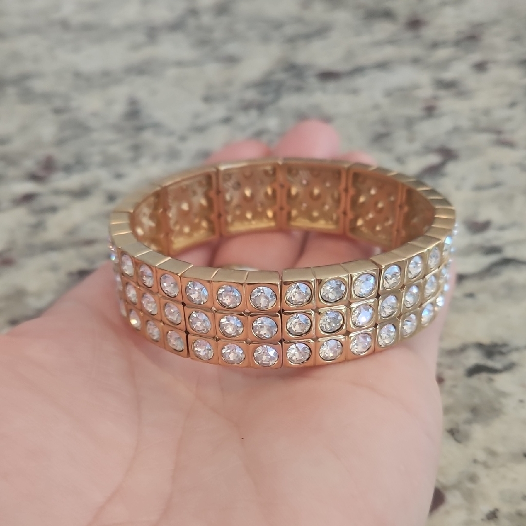 Elegant Gold Crystal Bracelet